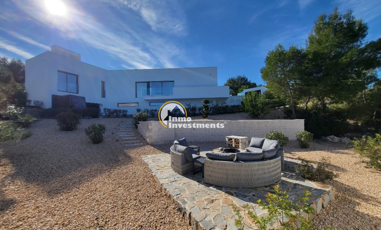 Resale - Villa - Las Colinas - Las Colinas Golf