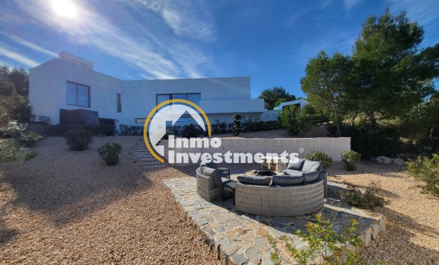 Resale - Villa - Las Colinas - Las Colinas Golf