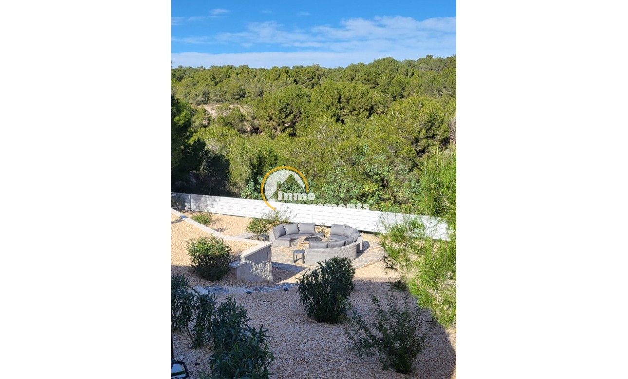 Resale - Villa - Las Colinas - Las Colinas Golf