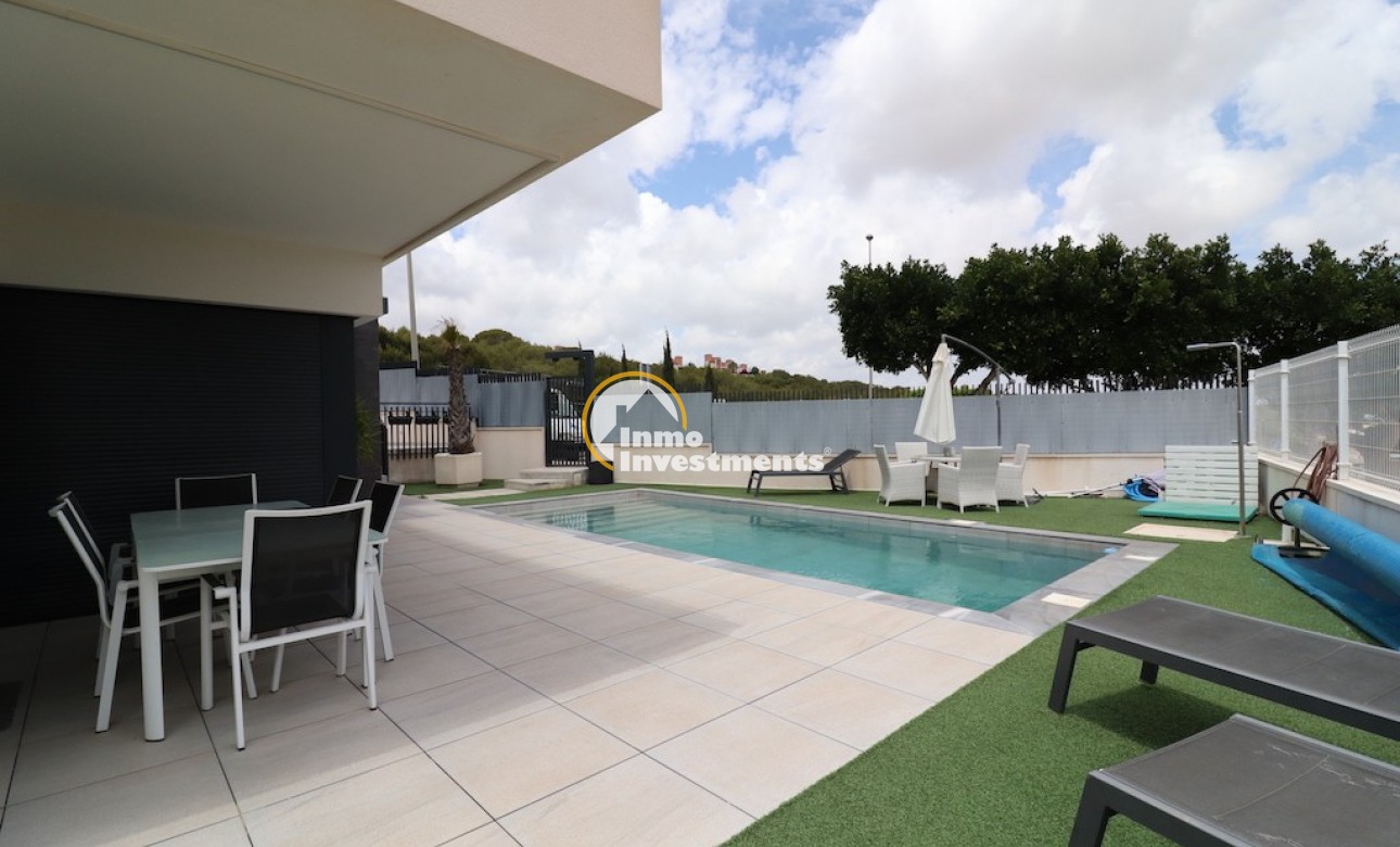 Resale - Villa - San Miguel de Salinas - San Miguel