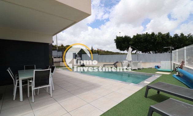 Resale - Villa - San Miguel de Salinas - San Miguel