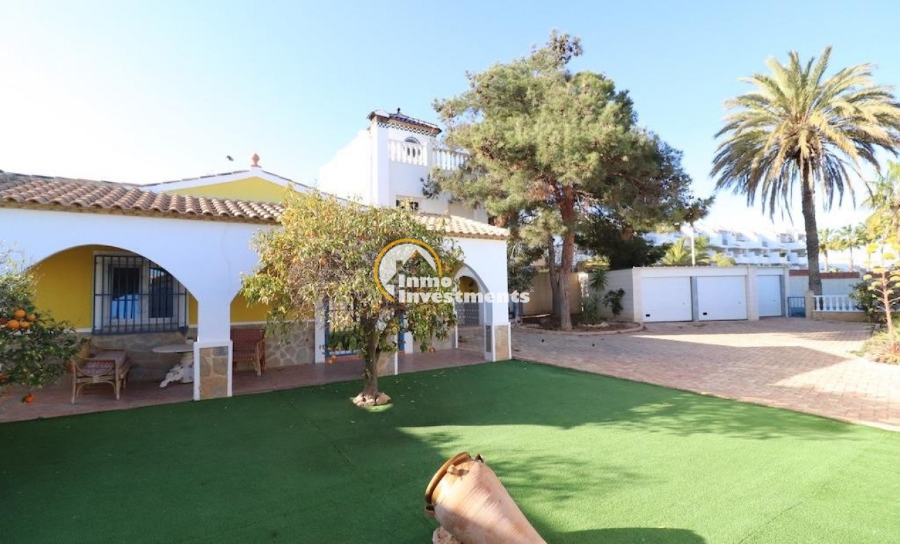 Bestaande bouw - Villa - Orihuela Costa - Los Dolses