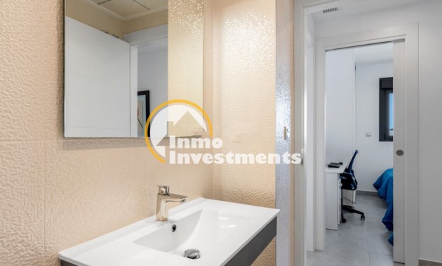 Resale - Apartment - Orihuela Costa - Los Dolses