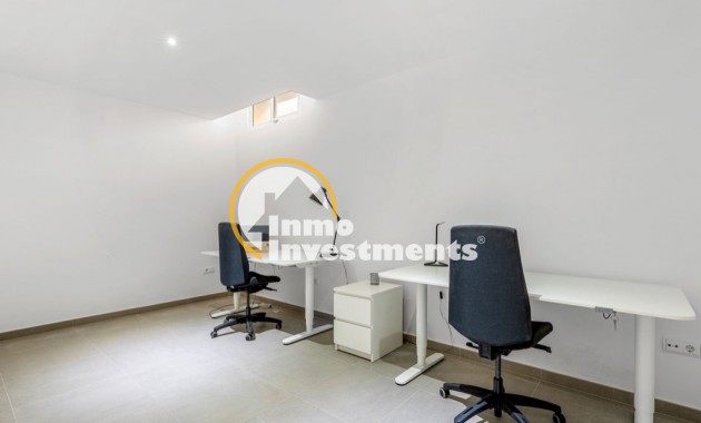 Resale - Villa - Orihuela Costa - Villamartin