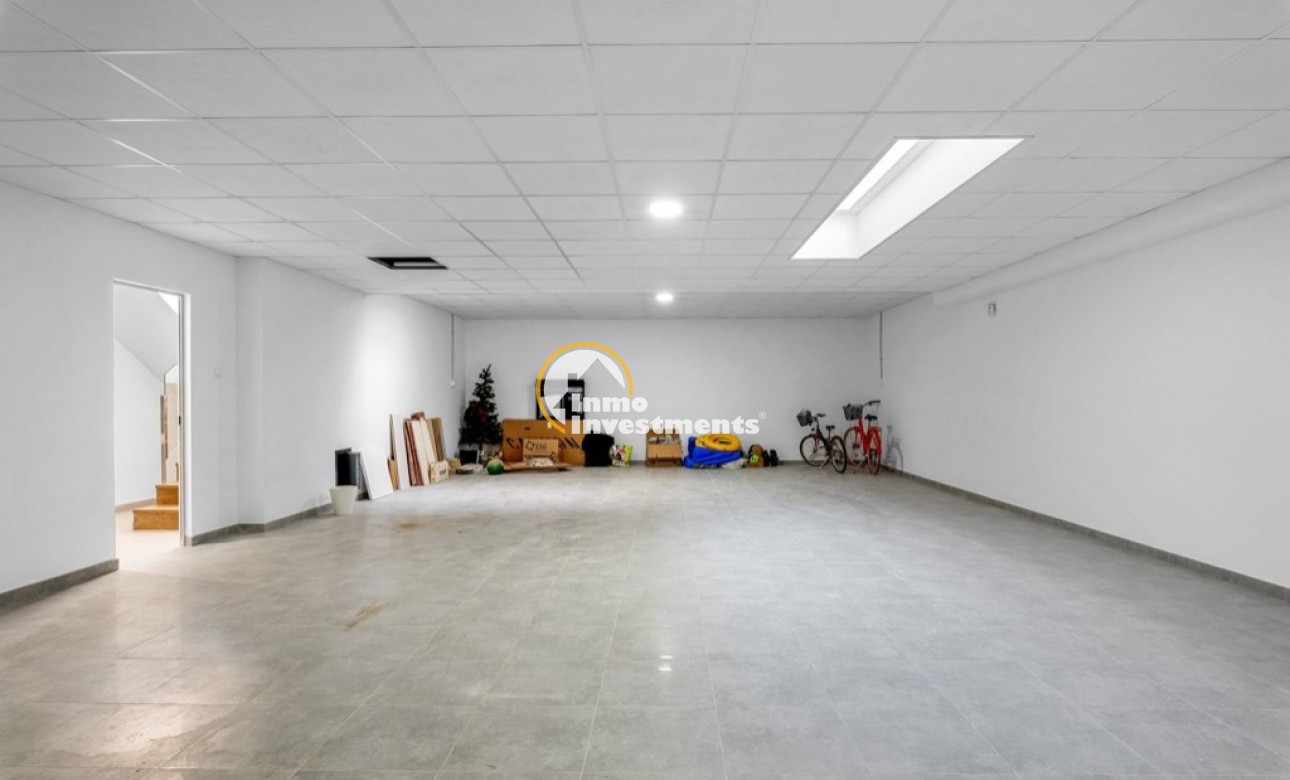 Resale - Villa - Orihuela Costa - Villamartin