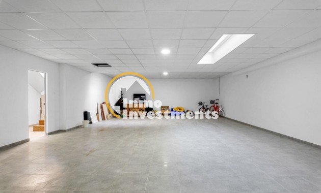 Resale - Villa - Orihuela Costa - Villamartin