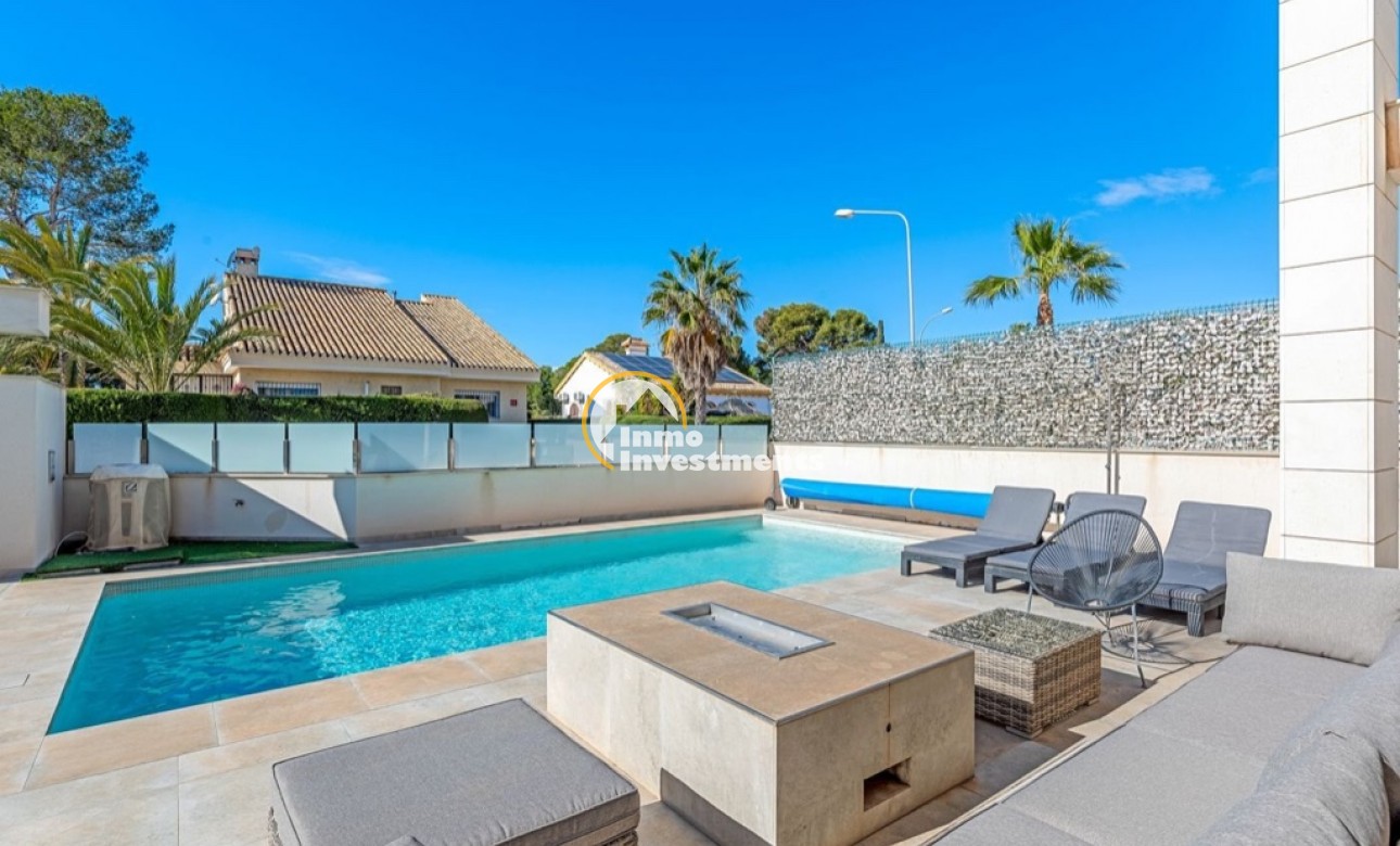 Resale - Villa - Orihuela Costa - Villamartin