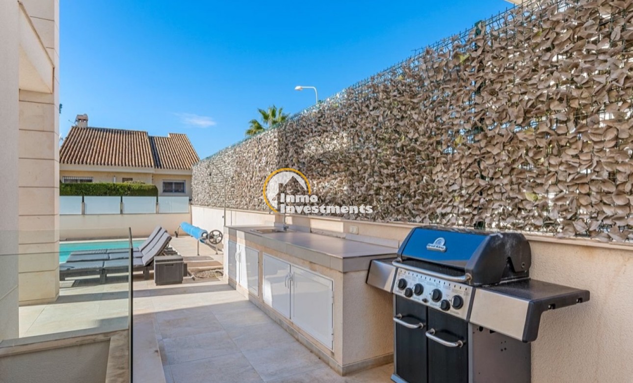 Resale - Villa - Orihuela Costa - Villamartin