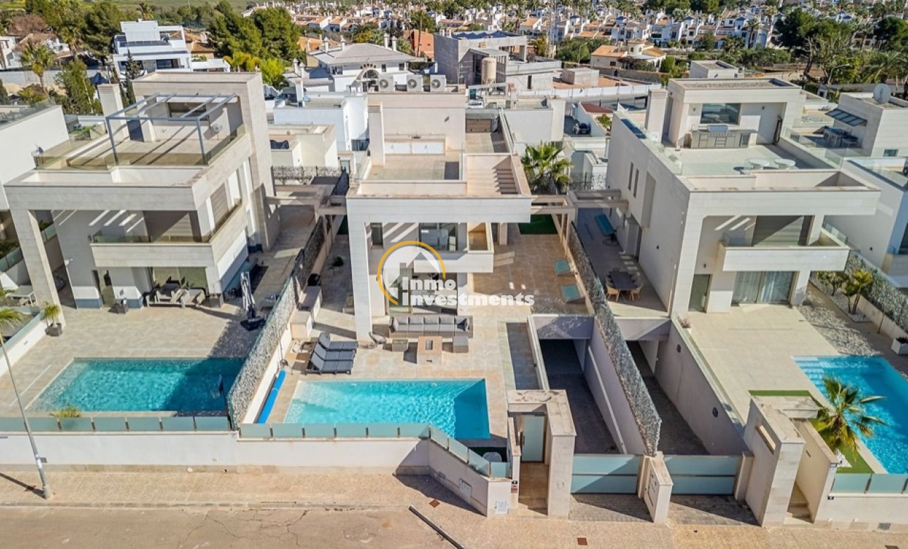 Resale - Villa - Orihuela Costa - Villamartin