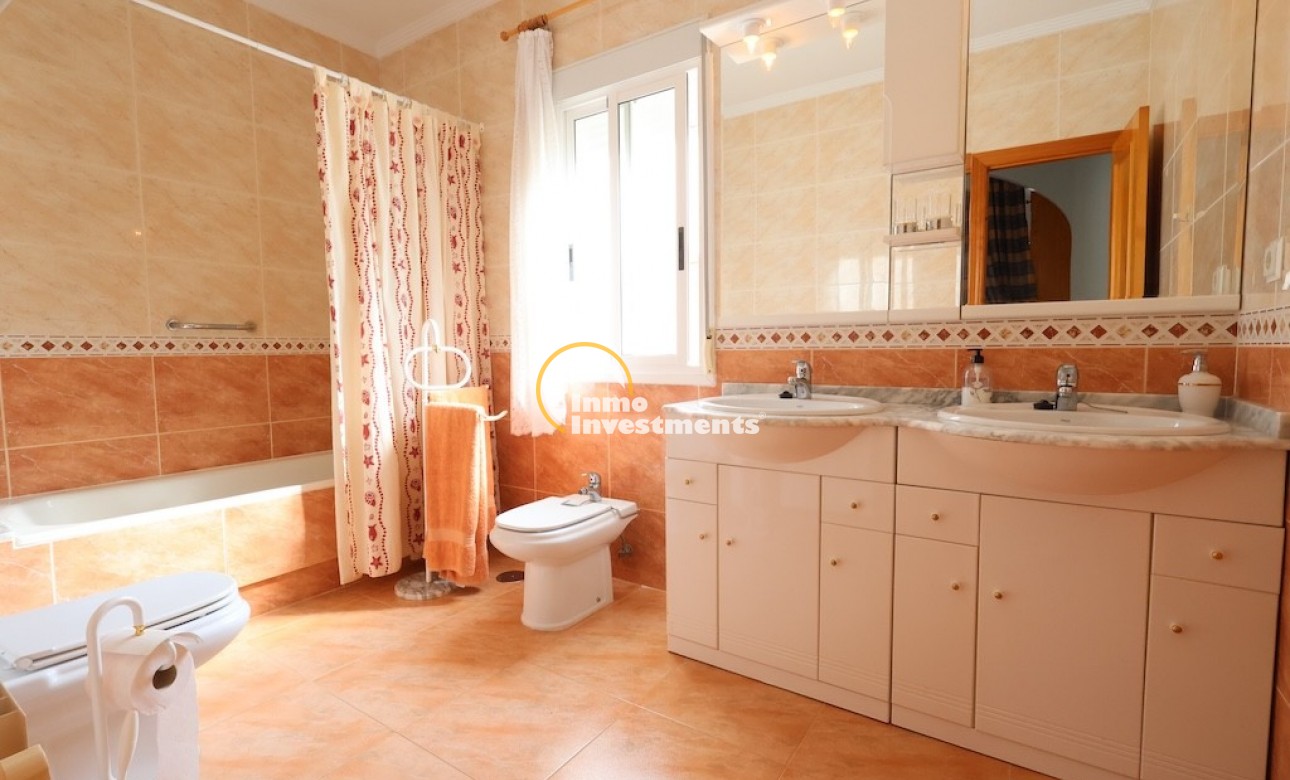 Resale - Villa - Los Balcones