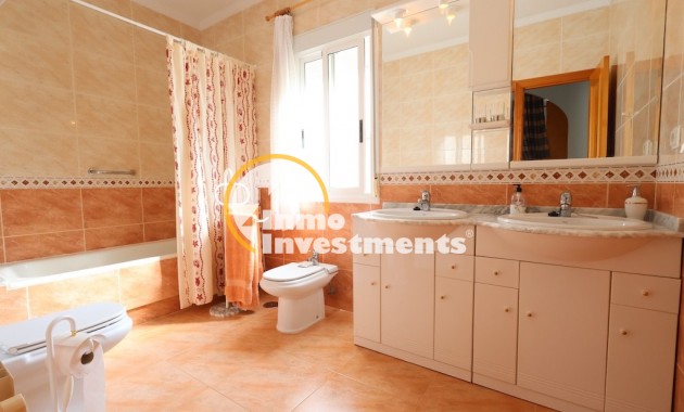 Resale - Villa - Los Balcones