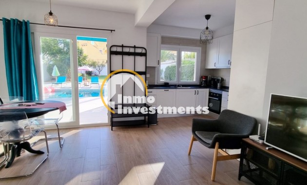 Bestaande bouw - Villa - Playa Flamenca - 