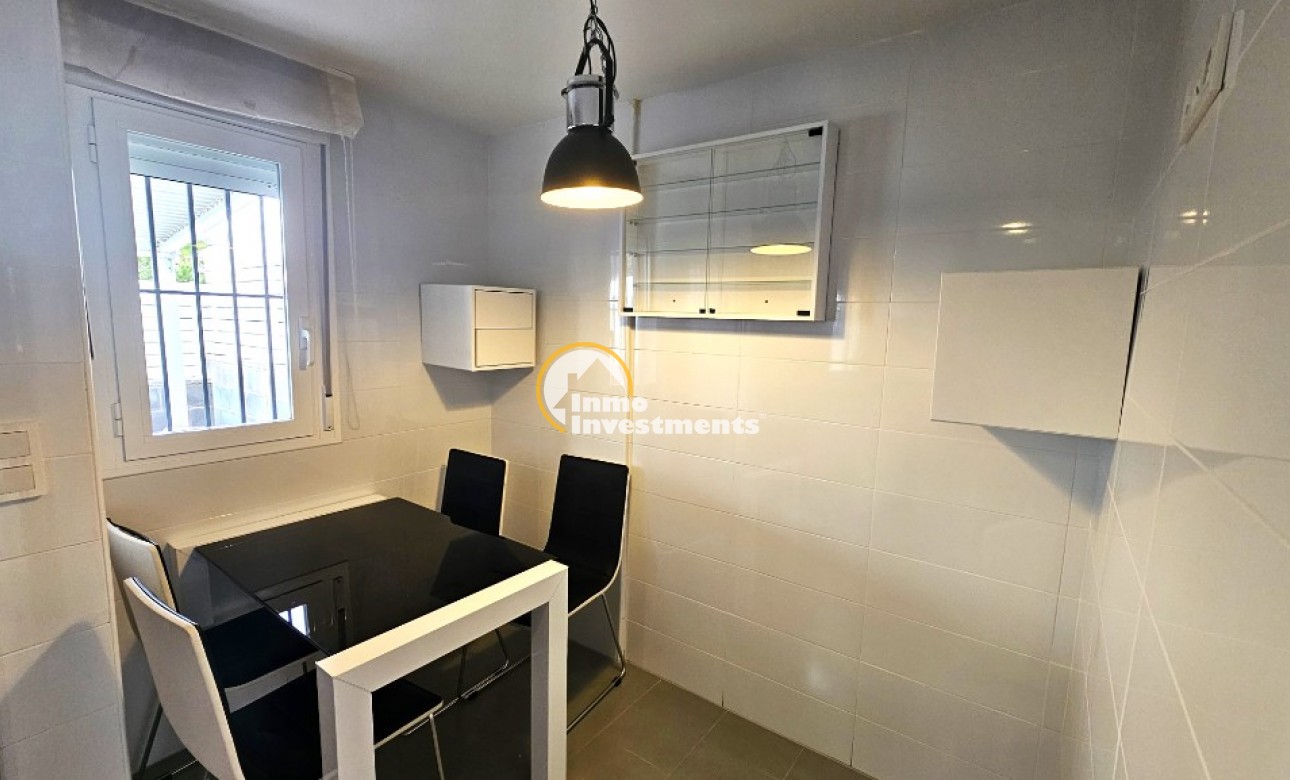 Reventa - Chalet adosado - Torrevieja