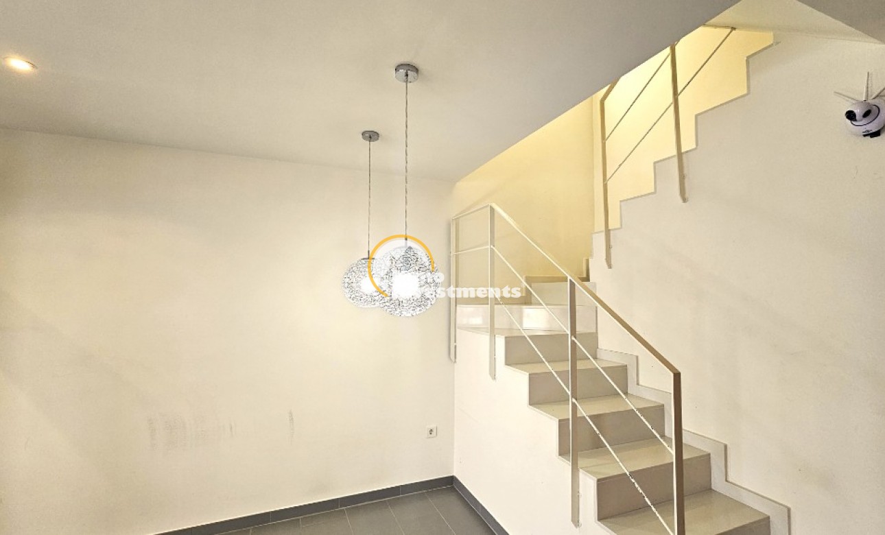 Reventa - Chalet adosado - Torrevieja