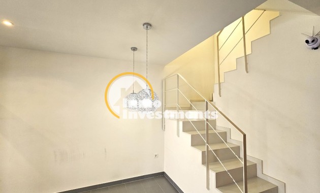 Reventa - Chalet adosado - Torrevieja