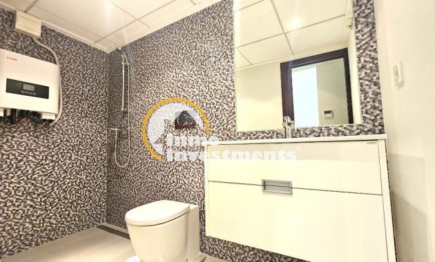 Reventa - Chalet adosado - Torrevieja