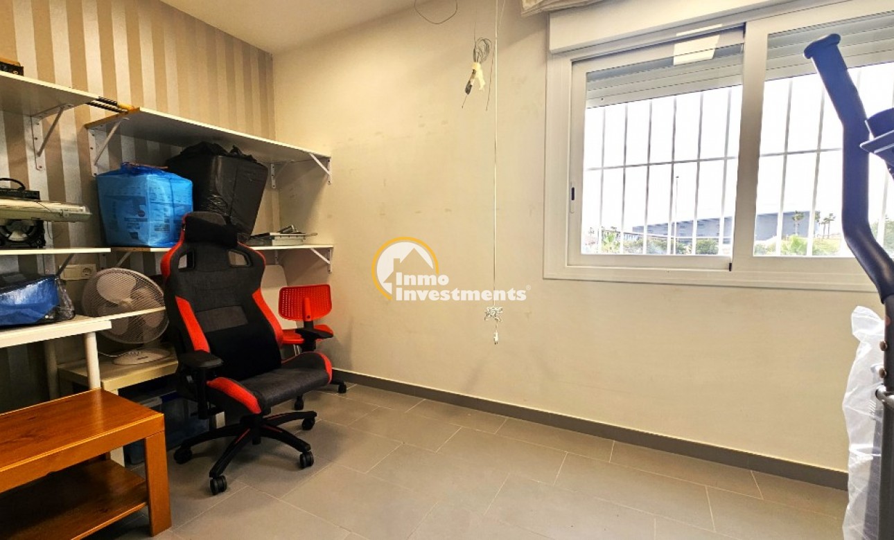 Reventa - Chalet adosado - Torrevieja