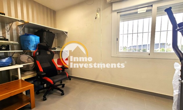 Reventa - Chalet adosado - Torrevieja