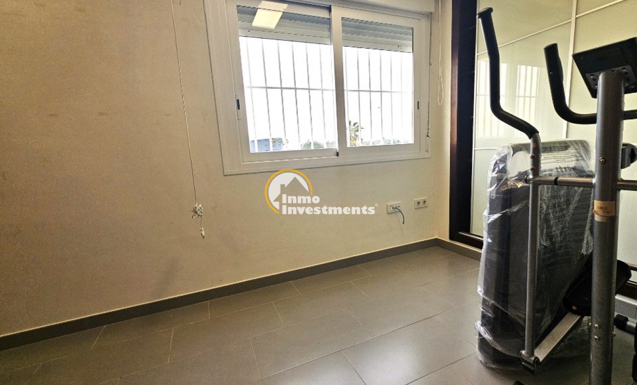 Reventa - Chalet adosado - Torrevieja