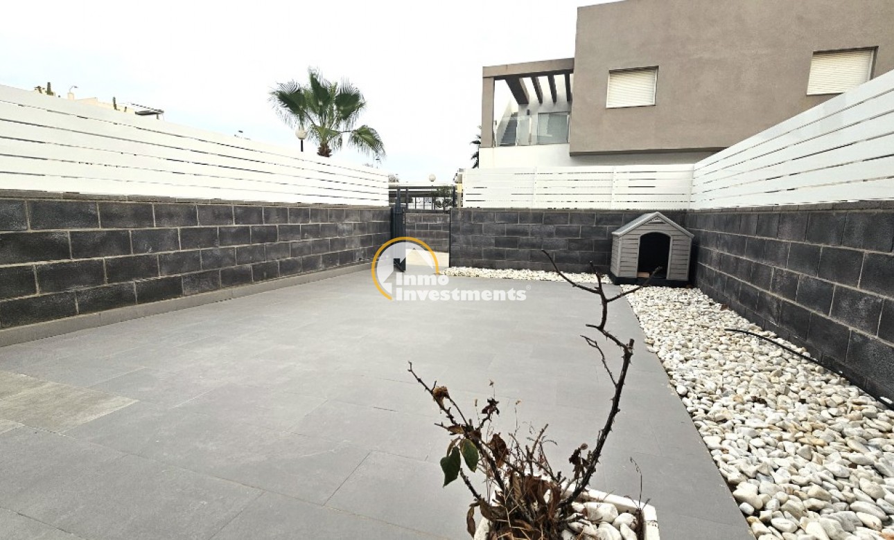 Reventa - Chalet adosado - Torrevieja