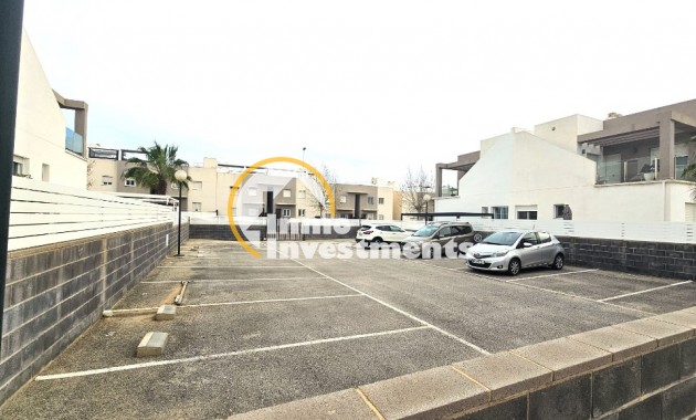 Reventa - Chalet adosado - Torrevieja