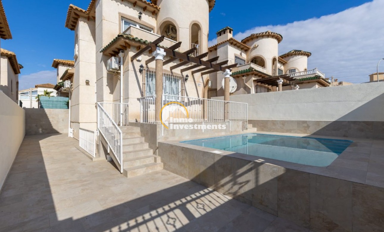 Resale - Villa - Orihuela Costa - Villamartin