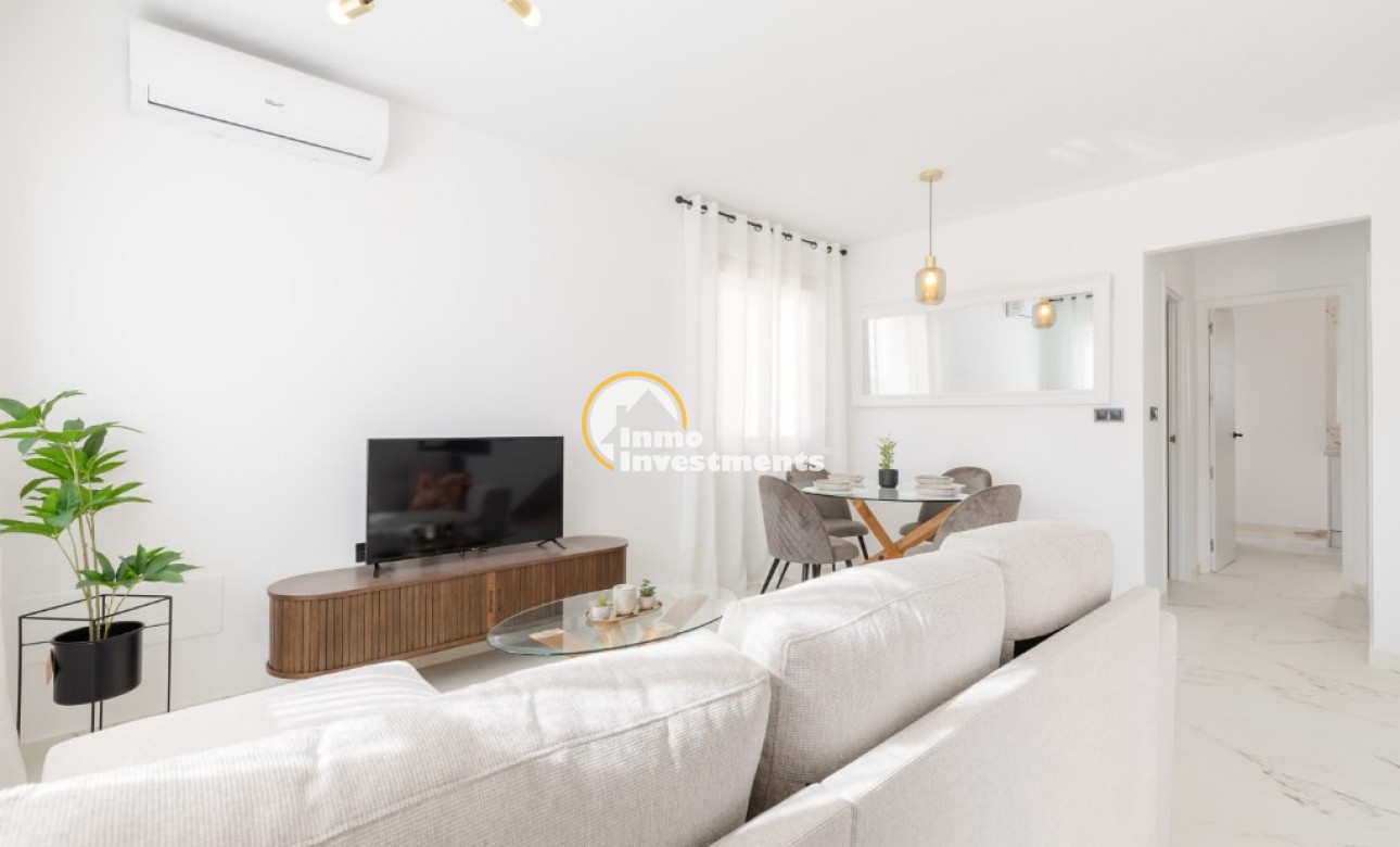 Resale - Villa - Orihuela Costa - Villamartin