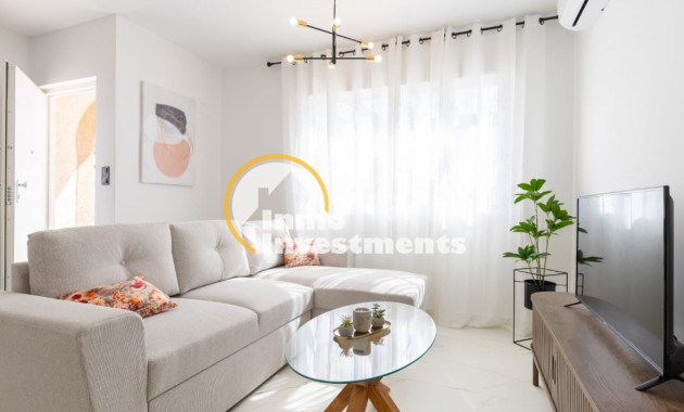 Resale - Villa - Orihuela Costa - Villamartin