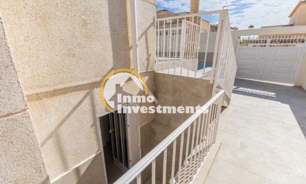 Resale - Villa - Orihuela Costa - Villamartin