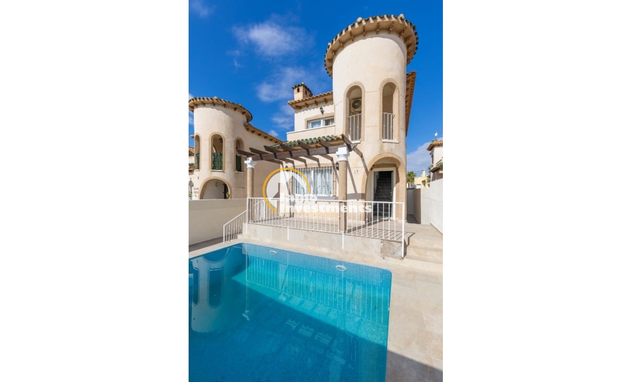 Resale - Villa - Orihuela Costa - Villamartin