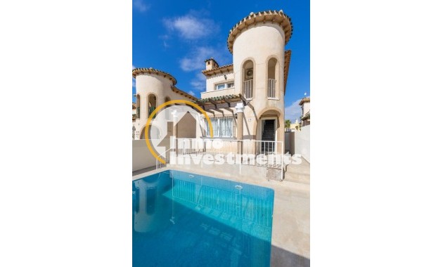 Resale - Villa - Orihuela Costa - Villamartin