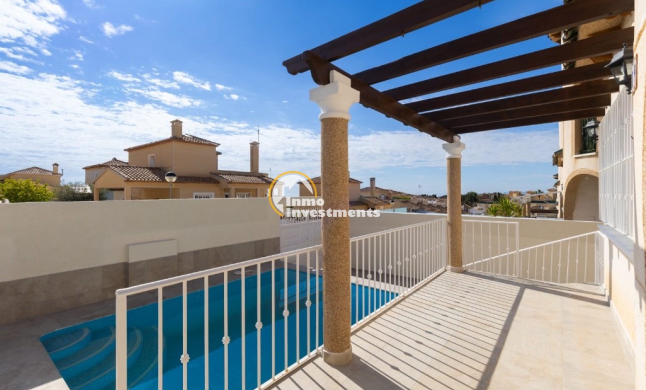 Resale - Villa - Orihuela Costa - Villamartin