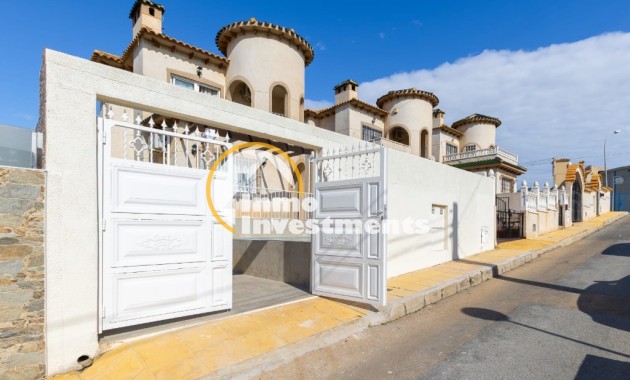 Resale - Villa - Orihuela Costa - Villamartin