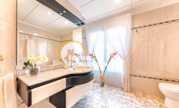 Gebrauchtimmobilien - Villa - Playa San Juan