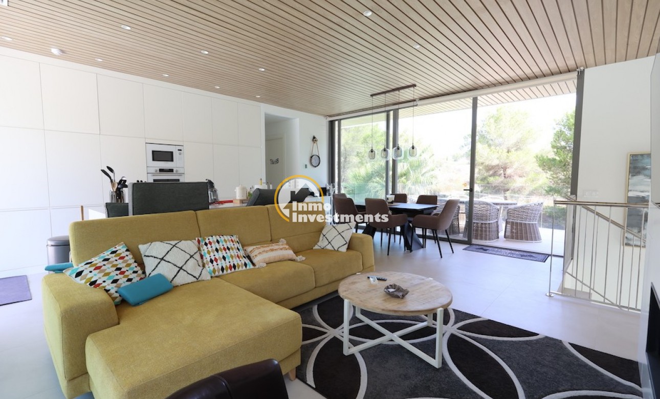 Resale - Villa - Las Colinas - Las Colinas Golf