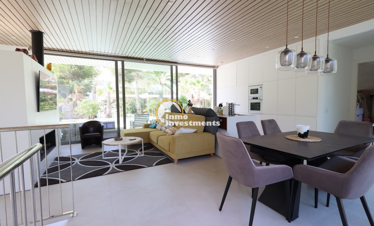 Resale - Villa - Las Colinas - Las Colinas Golf