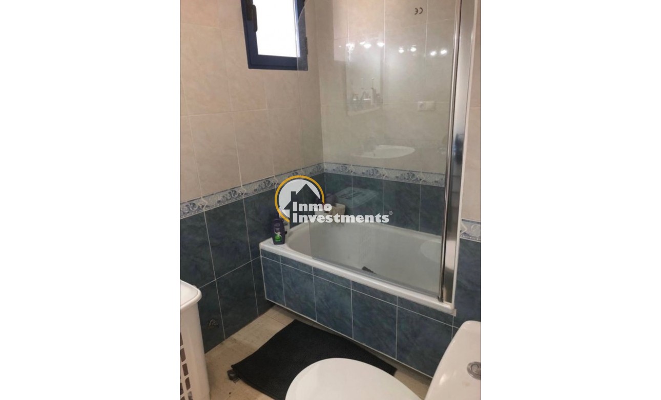 Resale - Apartment - Orihuela Costa - Campoamor