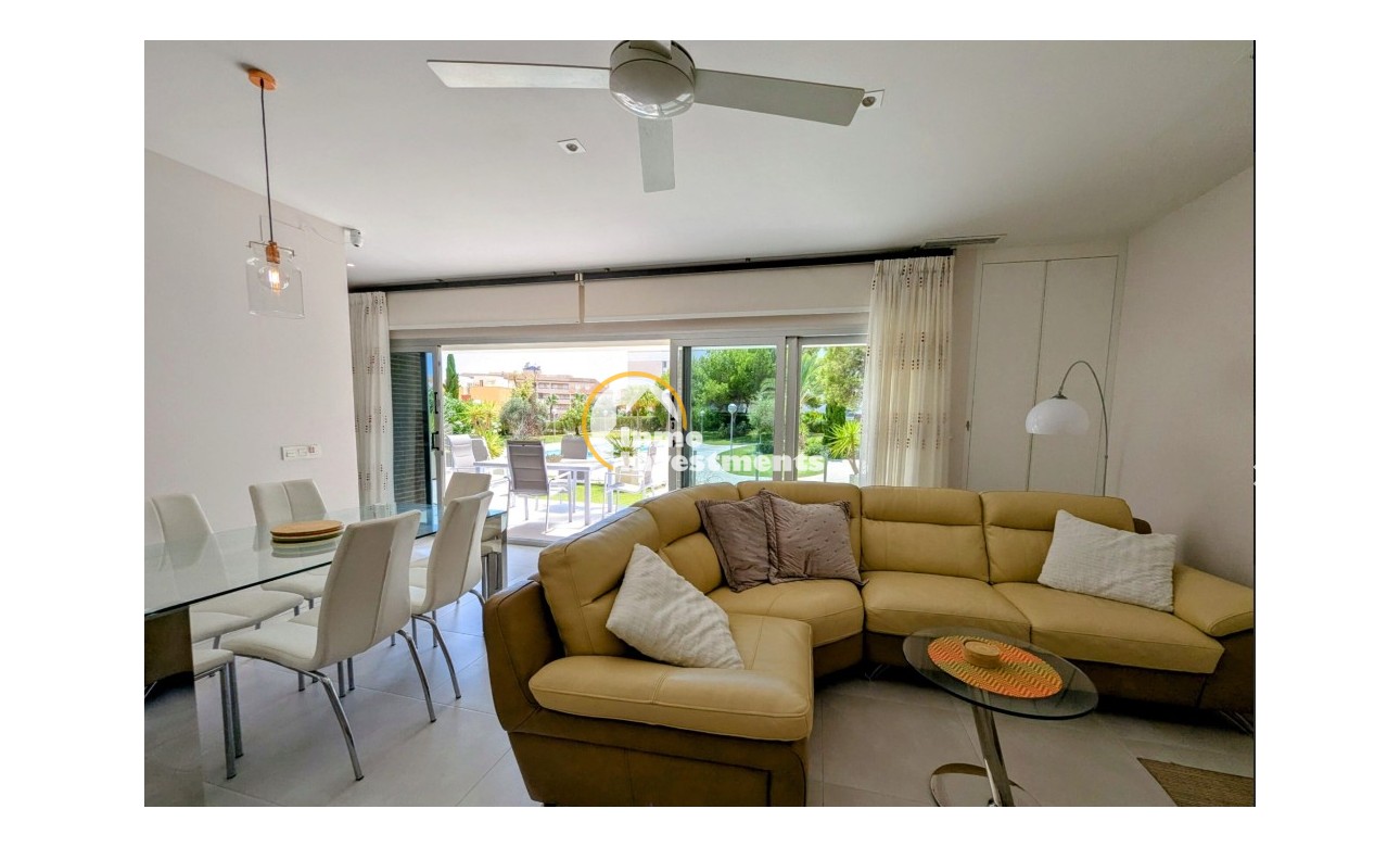 Resale - Apartment - Orihuela Costa - Villamartin