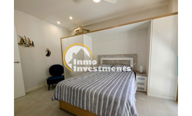 Resale - Apartment - Orihuela Costa - Villamartin