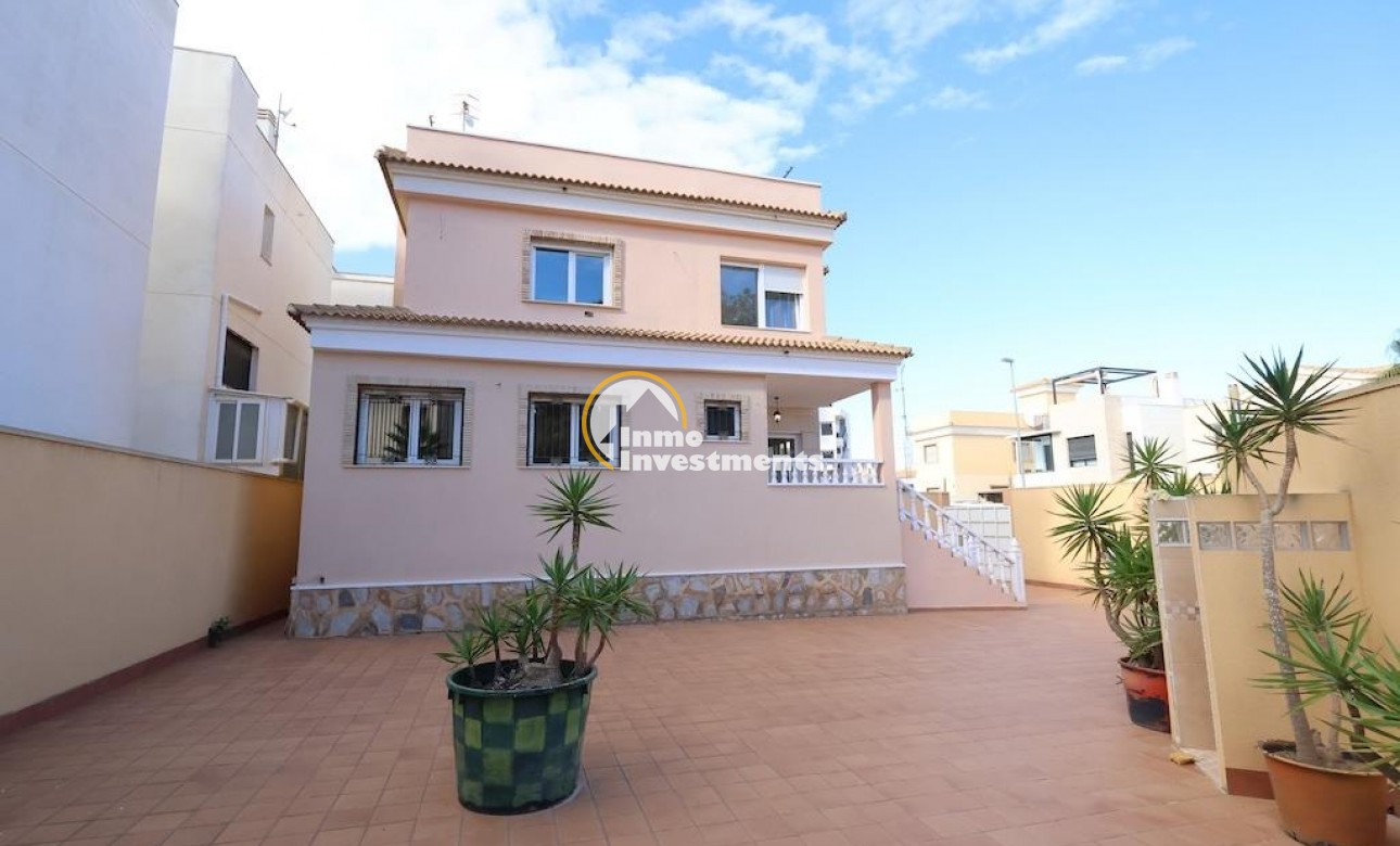 Reventa - Chalet independiente - Orihuela Costa - Villamartín-Las Filipinas
