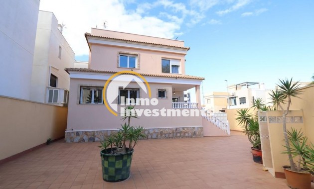 Reventa - Chalet independiente - Orihuela Costa - Villamartín-Las Filipinas