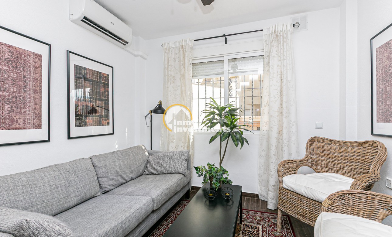 Reventa - Chalet adosado - Torrevieja - Torretas