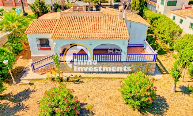 Resale - Villa - Playa Flamenca - Beachside