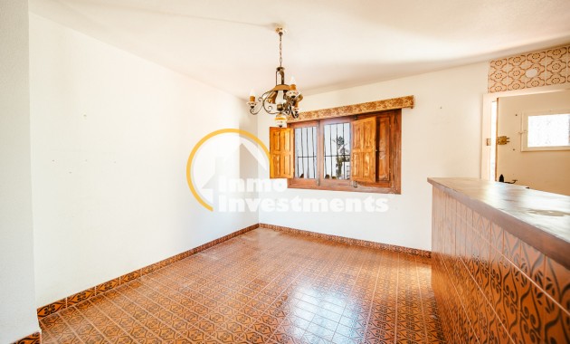 Resale - Villa - Playa Flamenca - Beachside