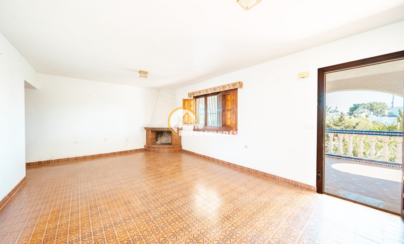 Resale - Villa - Playa Flamenca - Beachside