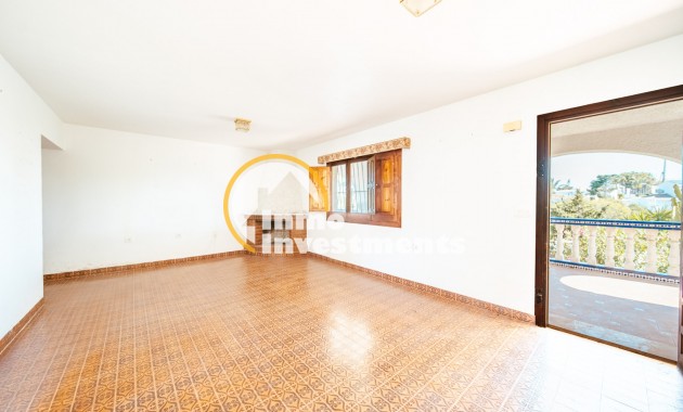 Resale - Villa - Playa Flamenca - Beachside