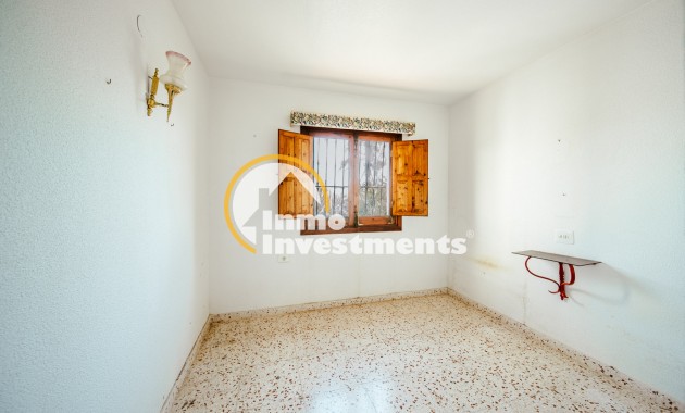 Resale - Villa - Playa Flamenca - Beachside