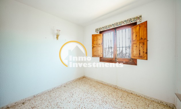 Resale - Villa - Playa Flamenca - Beachside