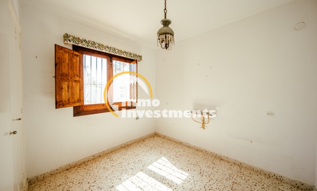 Resale - Villa - Playa Flamenca - Beachside