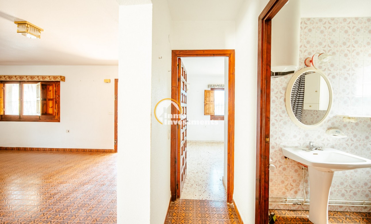 Resale - Villa - Playa Flamenca - Beachside